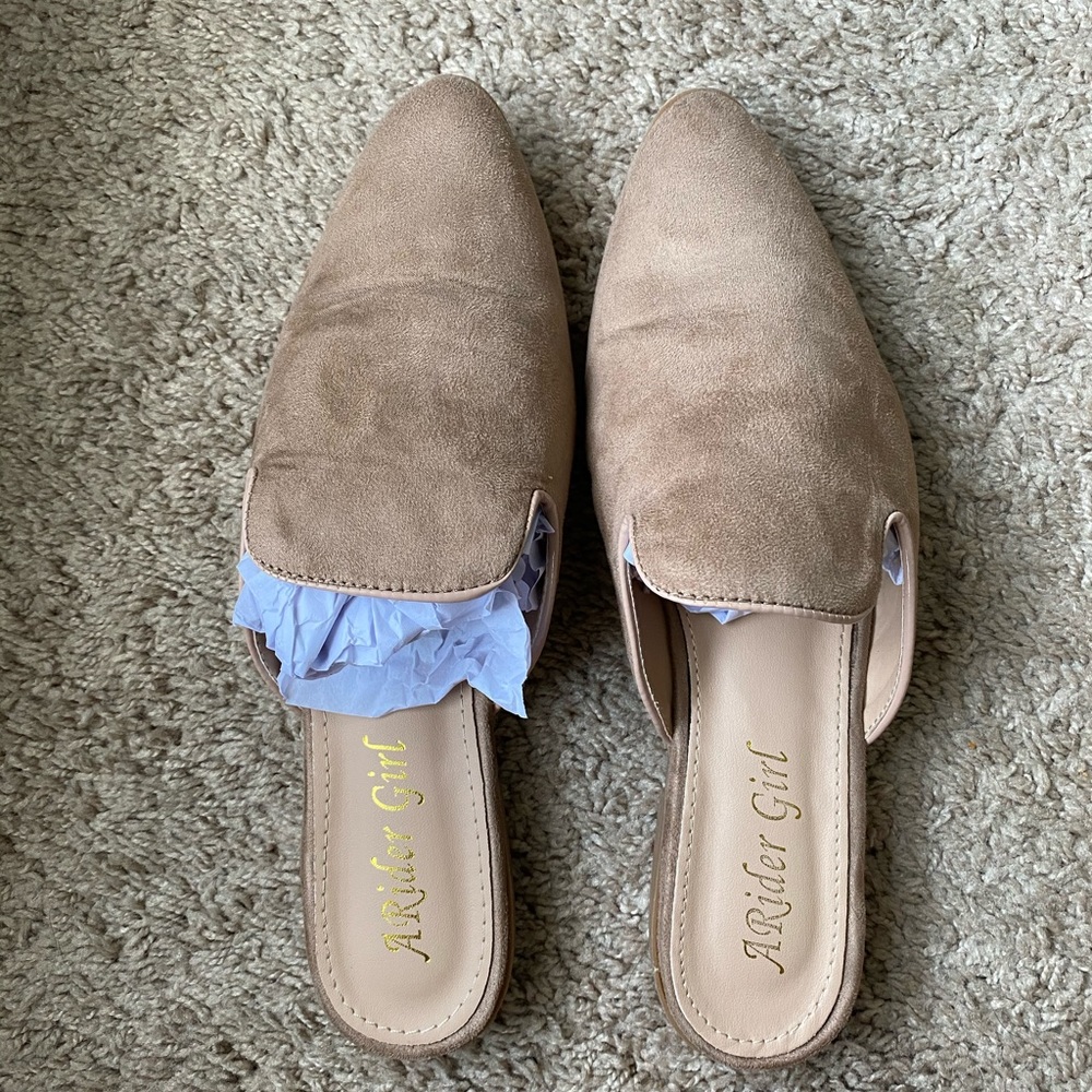 Tan mules